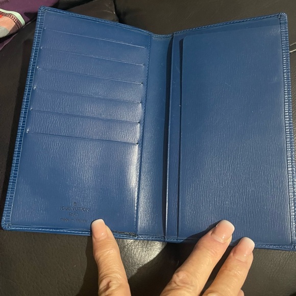 Louis Vuitton Blue Epi Leather Cover - Picture 3 of 8